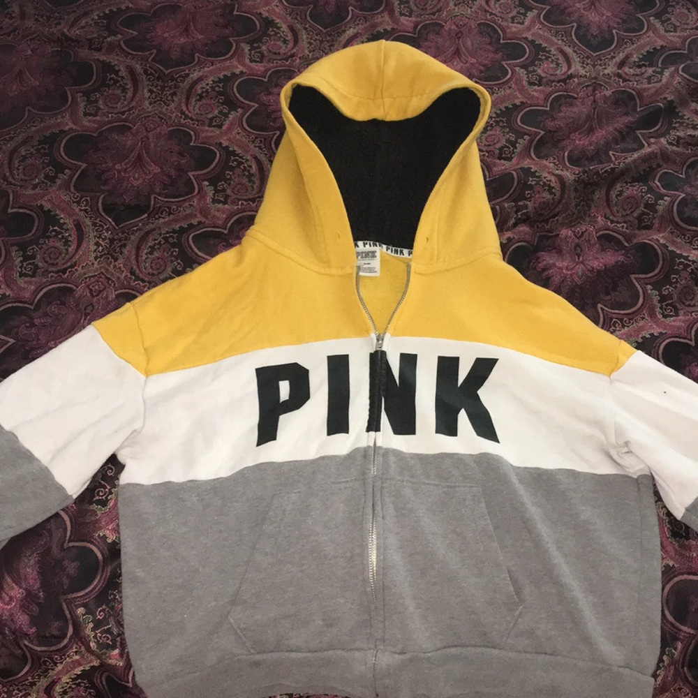 Medium size pink sweater